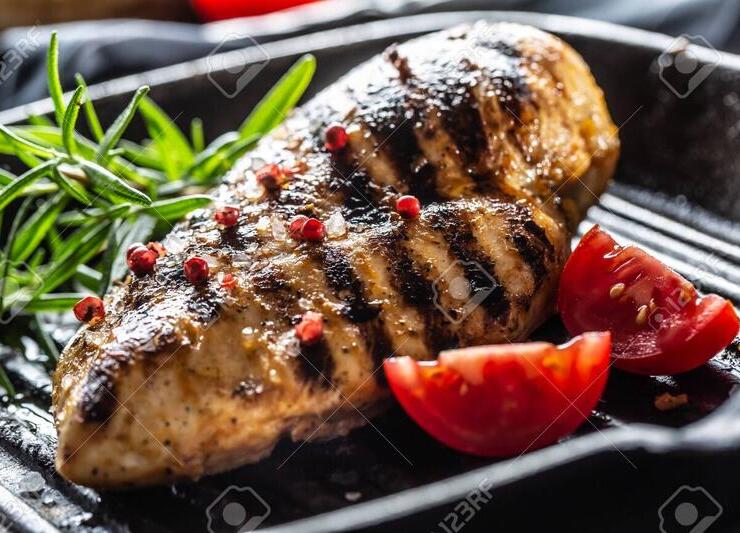 Poitrine de Poulet Grillée aux Épices et Romarin